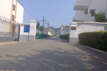 城中王府馨园三楼73平两室毛坯带储藏室56.5万可按揭